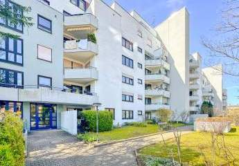 MODERN UND SANIERT
- helle 3-Zimmer-EG-Wohnung mit Balkon, Terrasse und Kfz.-Stellplatz (vermietet)