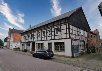Gaststätte mit Saal und Wohnungen in bester Lage