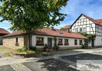 Ehemaliges Geschäftsgebäude mit Umbaupotenzial