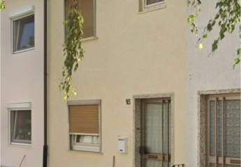 Charmantes Reihenmittelhaus mit Potenzial, Top Lage