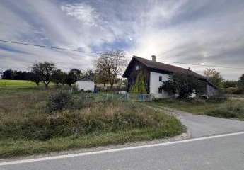 Sacherl in idyllischer Lage – Ihr Bauernhoftraum in Roßbach, Niederbayern