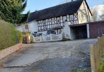 Tolles Einfamilienhaus mit Einliegerwohnung und großem Garten
