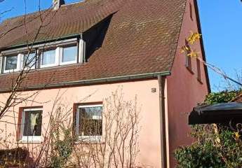 Grundstück mit renovierungsbedürgtigem Haus