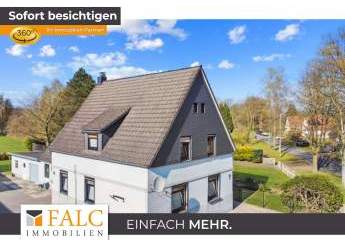 Zweifamilienhaus mit großem  Grundstück und viel Platz für Ideen