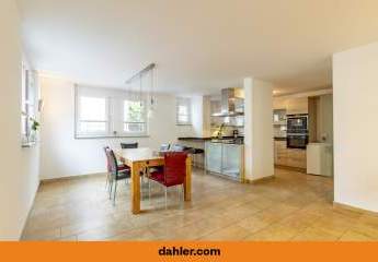 Großzügige 6-Zimmer-Erdgeschosswohnung mit Terrasse & TG in Stuttgart-Weilimdorf