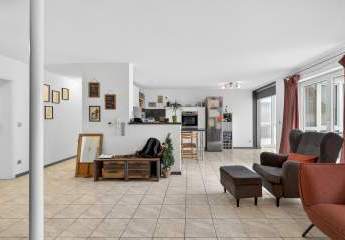 Wohnen oder Kapitalanlage: Moderne Wohnung mit Balkon und TG in zentraler Lage