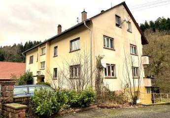 3- Zimmer Wohnung mit Balkon und Außenstellplatz