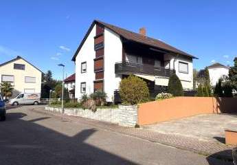Rohdiamant: 4-Zimmerwohnung mit Balkon