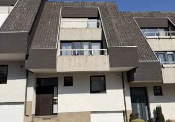 Wohlfühl-Reihenmittelhaus mit drei Balkonen und modernisierter Ausstattung - Nähe Klinik Püttlingen