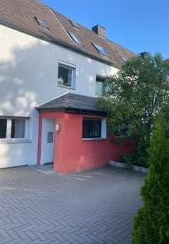 Gutgelegenes Haus