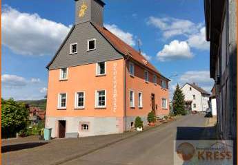 Historisches Gebäude - Perfekt zum Wohnen und Arbeiten geeignet in Steinau-Marbon