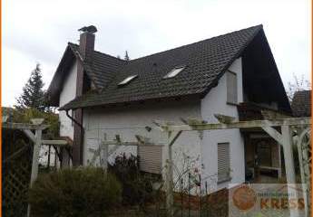 Ein Doppelhaus - 2 Gesichter - Übergroßes Grundstück mit Carport in BSS-Eckardroth