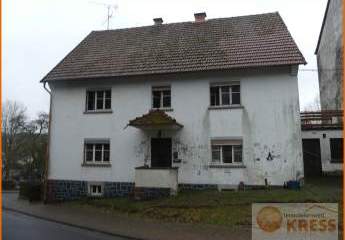 Reserviert!!!Sanierungsbedürftiges Bauernhaus mit Stallungen und Scheune in Freiensteinau-Radmühl