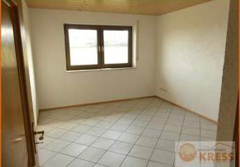 Moderne und gepflegte 4-Zimmer Wohnung in ruhiger Lage von Flieden-Oberstork mit großzügigem Balkon