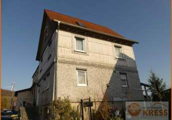 DHH mit kleinem Garten, zwei PKW-Stellplätzen, sonnigem Balkon und ruhiger Lage in Elm.