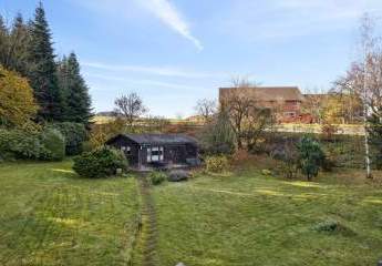 1.110 m² idyllisch gelegenes, schön eingewachsenes Baugrundstück am Straßenende