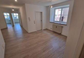Erdgeschoss 4-Zimmer-Wohnung mit Einbauküche in Dinkelsbühl