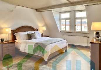 große Charmante 4-Zimmer-Dachgeschosswohnung mit Altbauflair im Herzen Nürnbergs