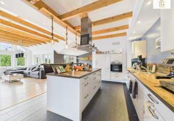 RESERVIERT ! Moderne großzügige Wohnung mit Dachterrasse zu vermieten in Ihlienworth