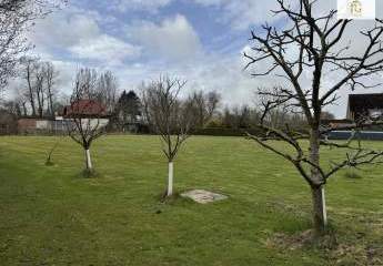 Baugrundstück in Otterndorf 4-6 EFH/MFH möglich
4.101 m2 davon 1.980 m2 Wohnbaufläche