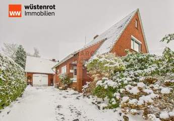 Einfamilienhaus in Hage mit Potenzial – ca. 134 m² Wohnfläche + ca. 100  m²  Nfl. 795 m² Grundstück