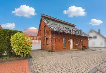 Raumwunder, EFH in Brake Golzwarden, ca. 154m² Wfl., 2 Wohneinheiten, Garage – vom Erstbesitzer