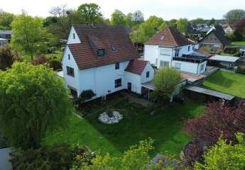 Ideal für den Mehrgenerationenhaushalt: Großzügiges Ein - Zweifamilienhaus mit Garten in Löhne