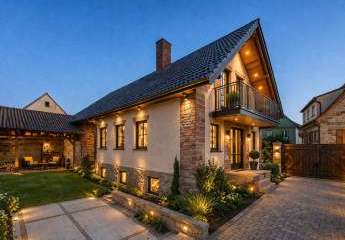 Einmaliger Vierseithof im LK Bamberg! Riesiges Grundstück, 2 x Haus, Halle, 6000 qm Bauland! Garten!