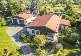 Traumhafter Wohnbungalow mit Doppelgarage und Sauna am Haselbacher See