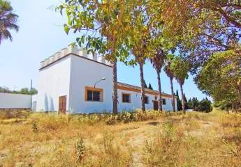 Andalusien, Arcos de la Frontera - Finca mit Bullring und grossen Hallen