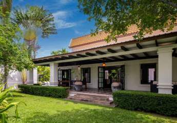 Welcome to Luxury Living surrounded by beautiful tropical Gardens in Hua Hin, Thailand