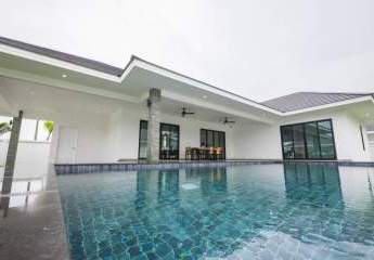 Private 3-Schlafzimmer-Poolvilla mit modernem Design und hoher Bauqualität auf großem Grundstück