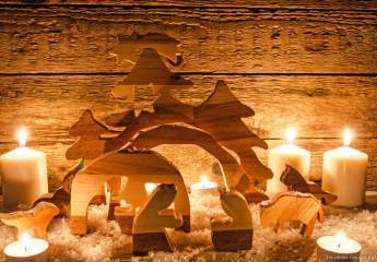 * Dein "Kripperl" - Kaminfeuer wärmt dein Herz *
Neuerbaute, moderne und sehr hochwertige 
Landhausvilla freut sich im Rottal auf dich