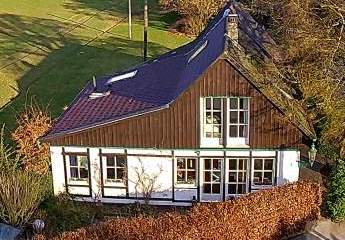 Traumhaftes, freistehendes Cottage/Backhaus  mit ökologischem Flair!