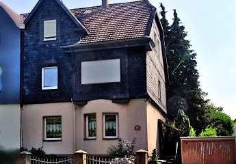 Ein Zuhause für Alle: Mehrgenerationenwohnen im großzügigen 2-Familienhaus