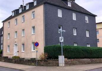 „Attraktive Kapitalanlage: 5-Zimmer-Dachgeschosswohnung (ca. 119 m²) mit Gartennutzung u.Stellplatz"