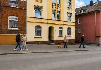 131 m² mit Balkon & Dachausbau-Potenzial – 4-Zimmer-Wohnung und Stellplatz-Provisionsfrei