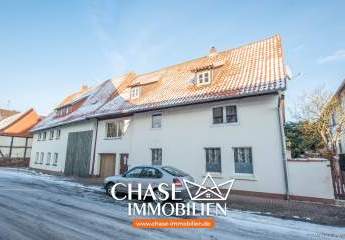 2x Einfamilienhäuser mit Entwicklungspotenzial – Teilvermietete Kapitalanlage in Rollshausen!