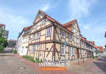 Zentrales 7-Parteien-Mehrfamilienhaus in der Hamelner Innenstadt - Historisch & Rentabel vermieten!