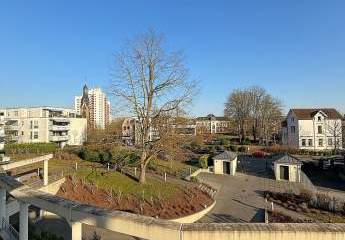 Möblierte 2-ZKB-Wohnung mit EBK, Garage und Balkon im Park Vauban