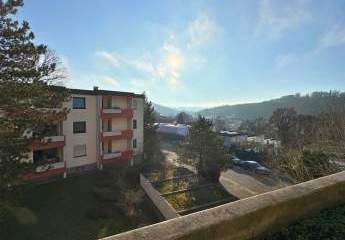 Gepflegte 2-ZKB-Wohnung mit Balkon & Außenstellplatz