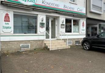 Gasto- / Büro- oder Praxisfläche in zentraler Lage mit Stellplätzen