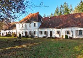 Historischer "Holzhauser Hof", entkerntes Landgut zur Immobilienentwicklung
