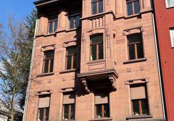 Gepflegte 4-ZKB Altbauwohnung mit Balkon im Regierungsviertel