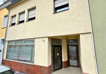 Großzügiges Haus, 410m² Gesamtfläche in ruhiger Seitenstraße von Saarbrücken-West