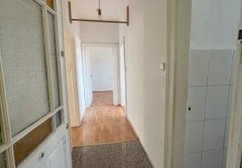 Altbaucharme: 4-ZKB Eigentumswohnung mit Balkon, sofort verfügbar