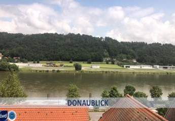 NEU SANIERTE 
2-ZIMMERWOHNUNG 
SOWOHL ZUM EIGENNUTZ ALS AUCH ZUR KAPITALANLAGE