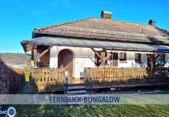 WALMDACH BUNGALOW
MIT ELW UND HERRLICHER AUSSICHT  
NUTZBAR ALS ZWEIFAMILIENHAUS