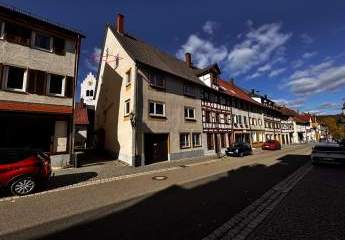 PROVISIONSFREI - Wohnhaus mit Potenzial im historischen Städtle
