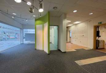 PROVISIONSFREI - Wohnhaus in zentraler Lage mit Gewerbefläche